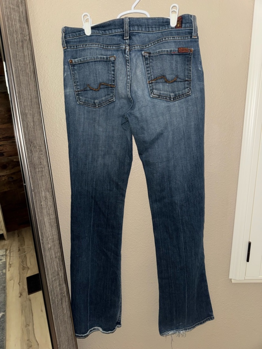 7 For All Mankind Jeans. Dark Wash Flared Women’s Jeans - Classic Denim